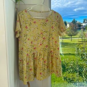 Cute flowy yellow shirt